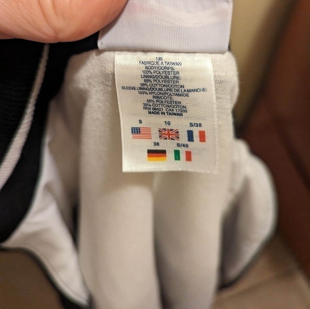 Reebok Black and White 2 pocket zipper jacket - Picture 3 of 3